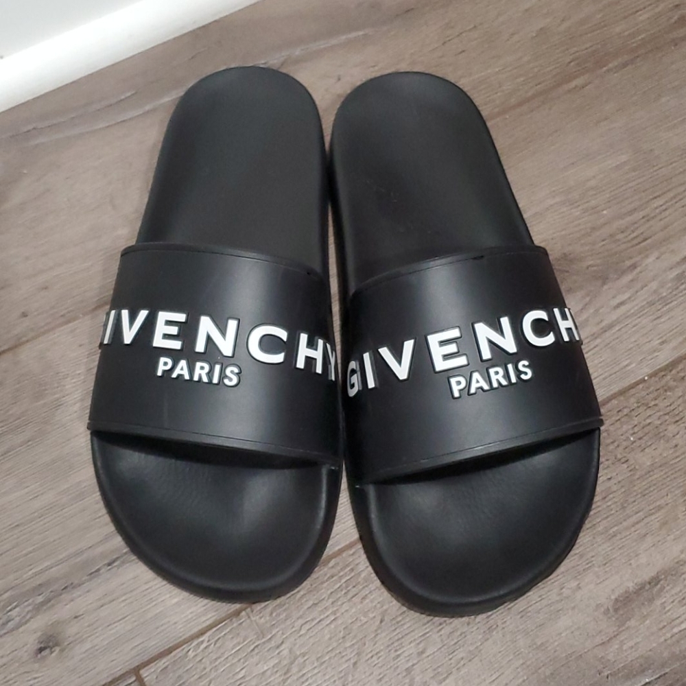 Givenchy Logo Slides
